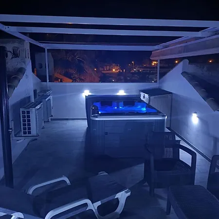 شاليه Duplex Nosy Be Vue Sur Avec Solarium Et Jacuzzi