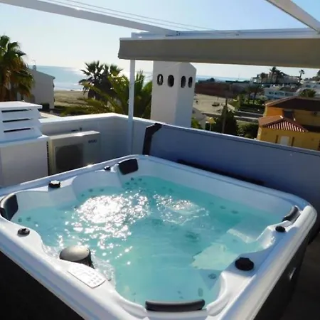 Chalet Duplex Nosy Be Vue Sur Avec Solarium Et Jacuzzi