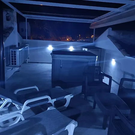 Duplex Nosy Be Vue Sur Avec Solarium Et Jacuzzi *
